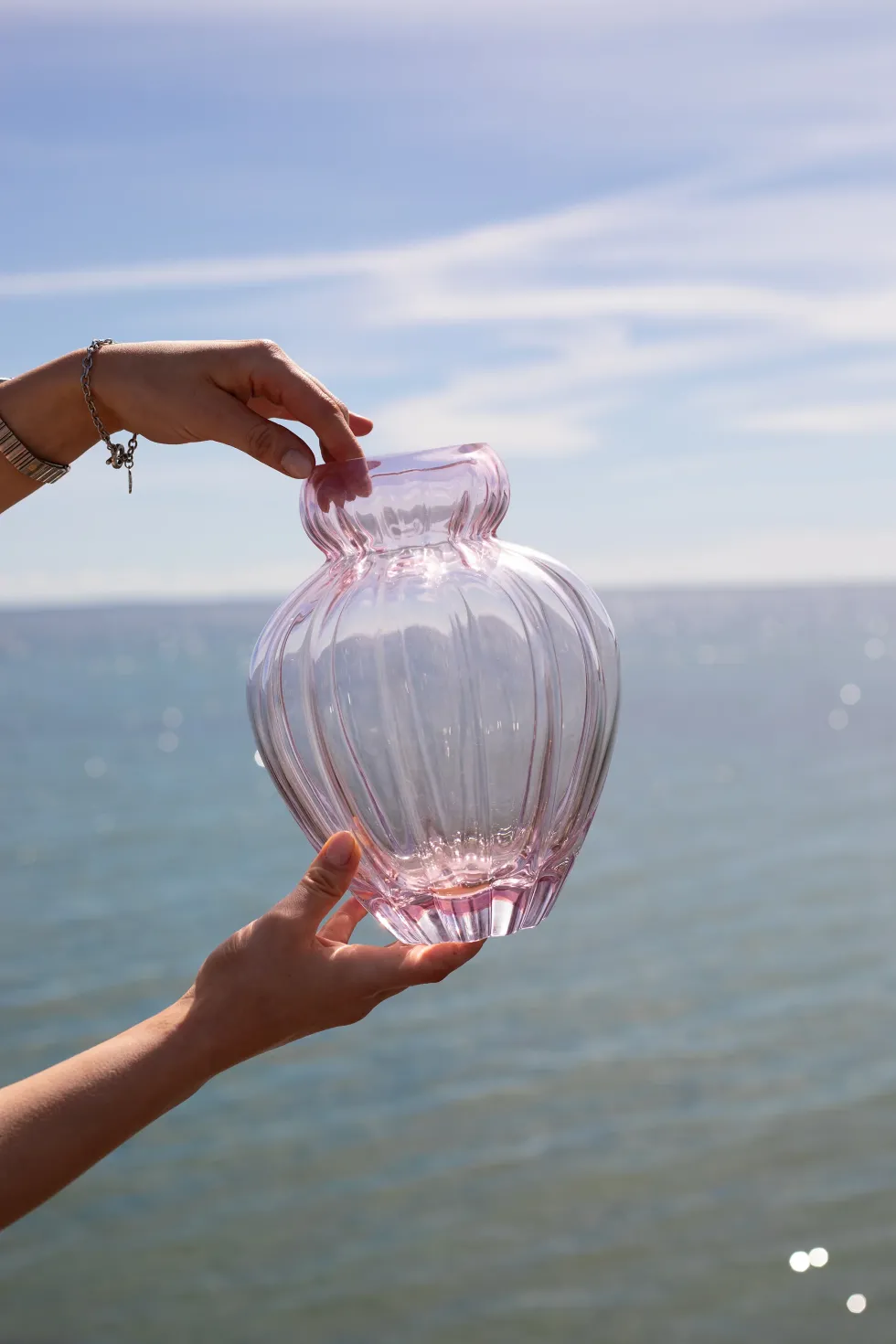 Audrey Vase - Lyserød | Mellem