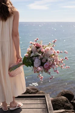 Audrey Vase - Lyserød | Mellem