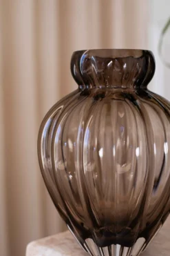 Audrey Vase - Smokey brown | Mellem