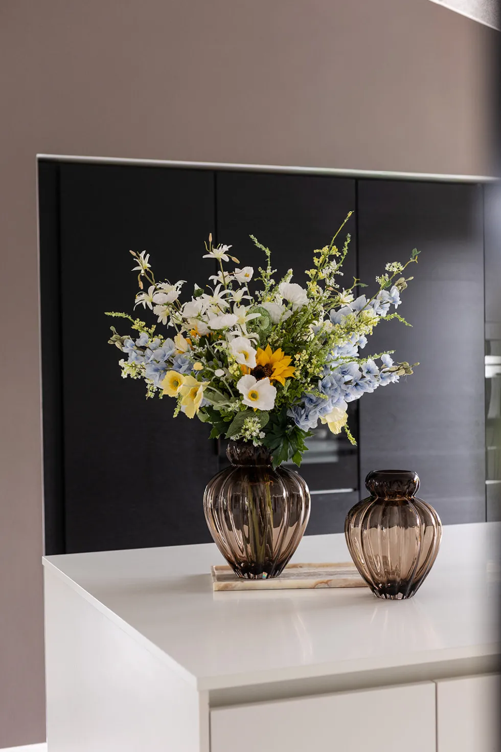 Audrey Vase - Smokey brown | Stor