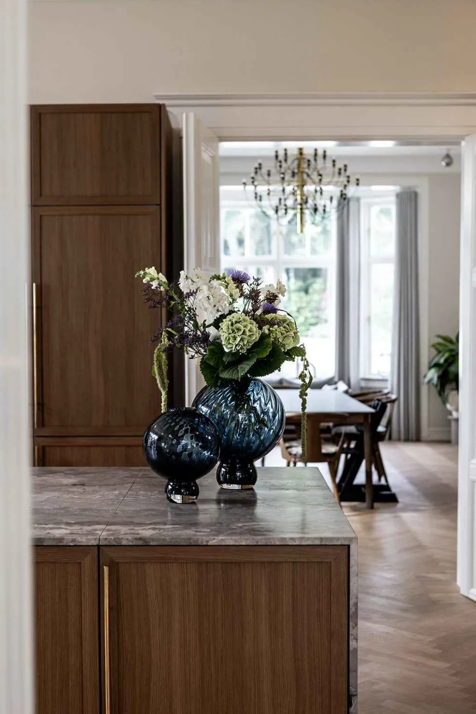 Meadow Swirl Vase - Blå | Mellem