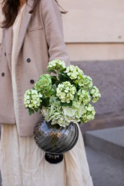 Meadow Swirl Vase - Grå | Mellem