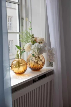Sadie Line Vase - Amber | Mellem